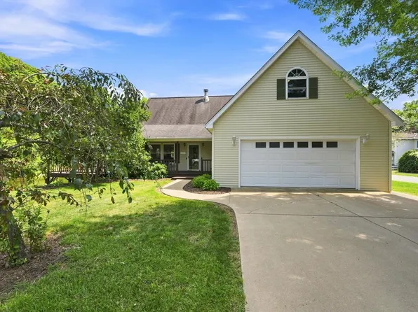 121 S Park St, Franklin, PA 16323
