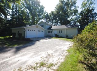 3029 Pomranky Rd, Midland, MI 48640