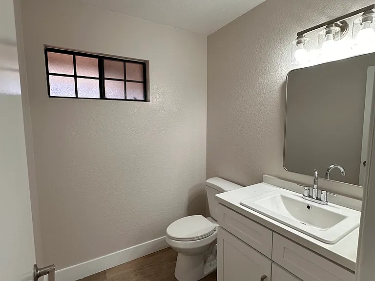 7386 Saddle Rd #B — Photo 19
