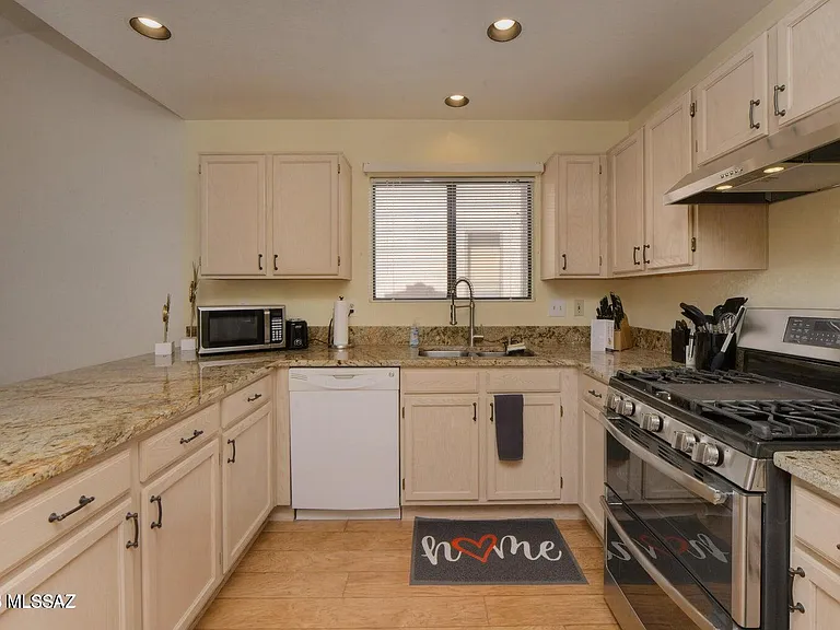 10407 N Fair Desert Dr — Photo 10
