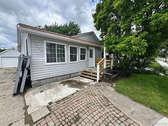 5th image of 30769 Brush St