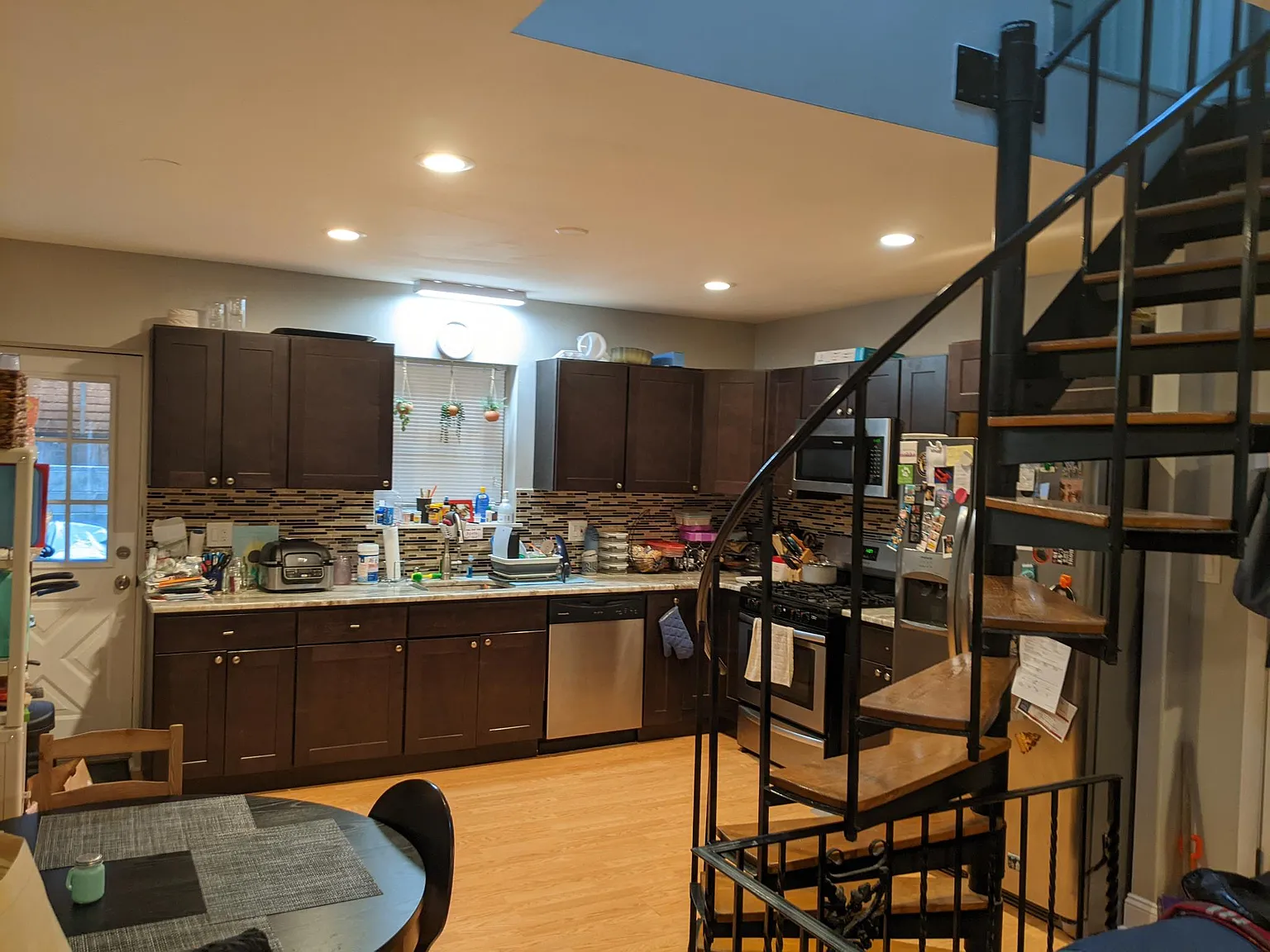 1 bed, 1000 sqft, $2,199 — Photo 2