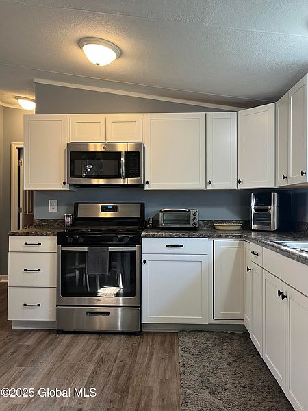 3rd image of 109 Green Street