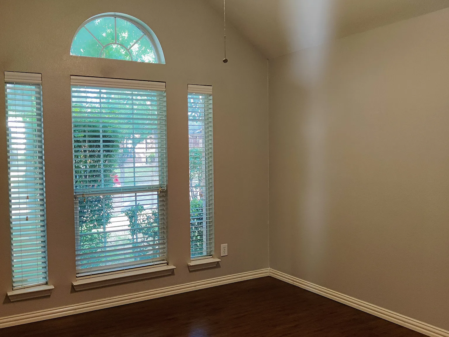 3 bed, 1650 sqft, $2,600 — Photo 2