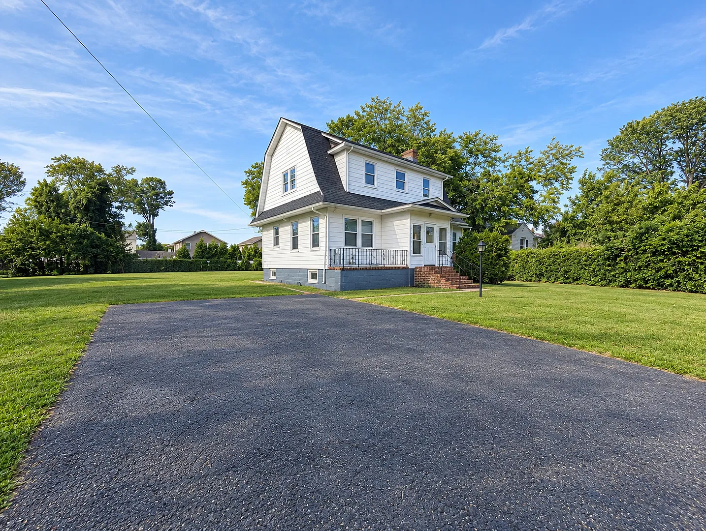 House for rent in Long Branch! — Photo 2
