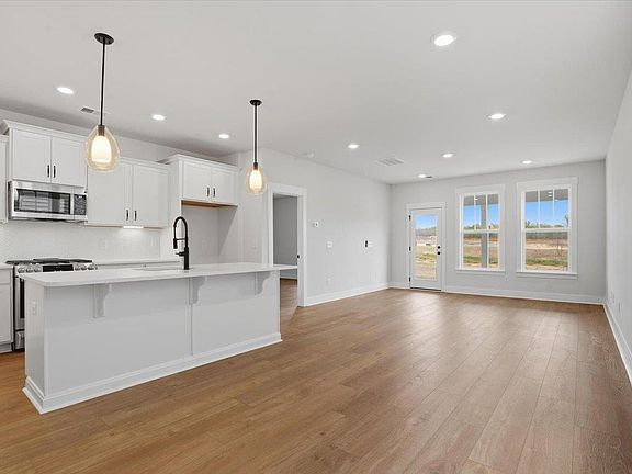 7th image of this home