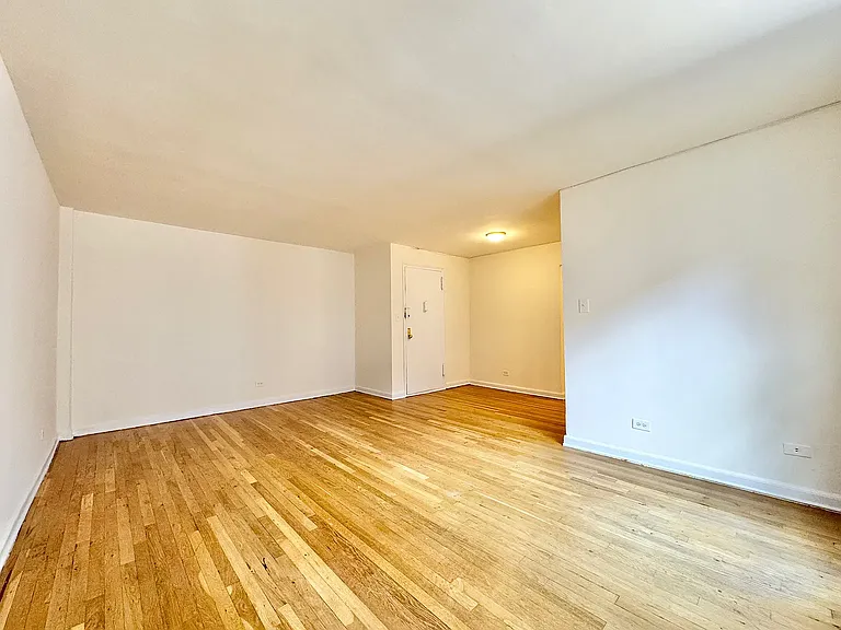 142-19 Barclay Ave #5J — Photo 3