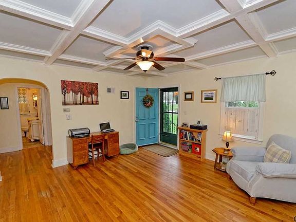 4th image of 23 Buell Ave
