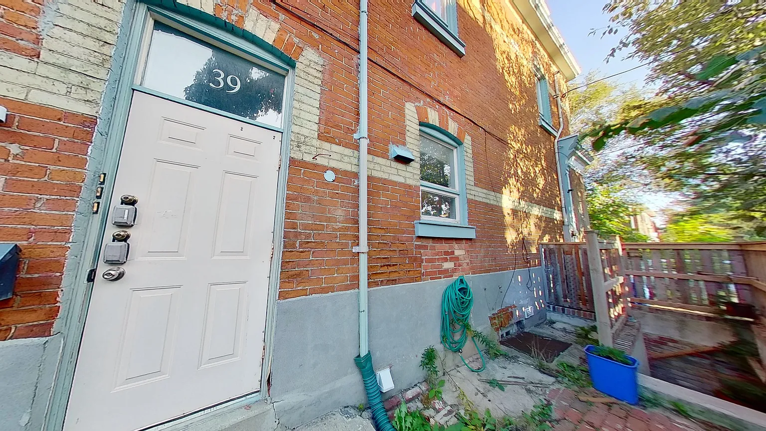 39 Markham St Basement A photo 1