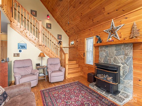 5th image of 139 Saddle Dr