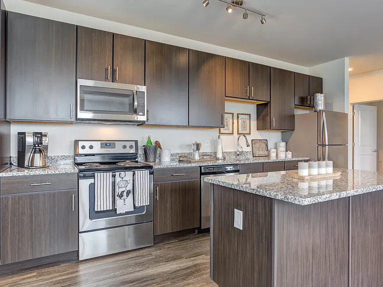 Sunnen Station Apartments — Photo 9