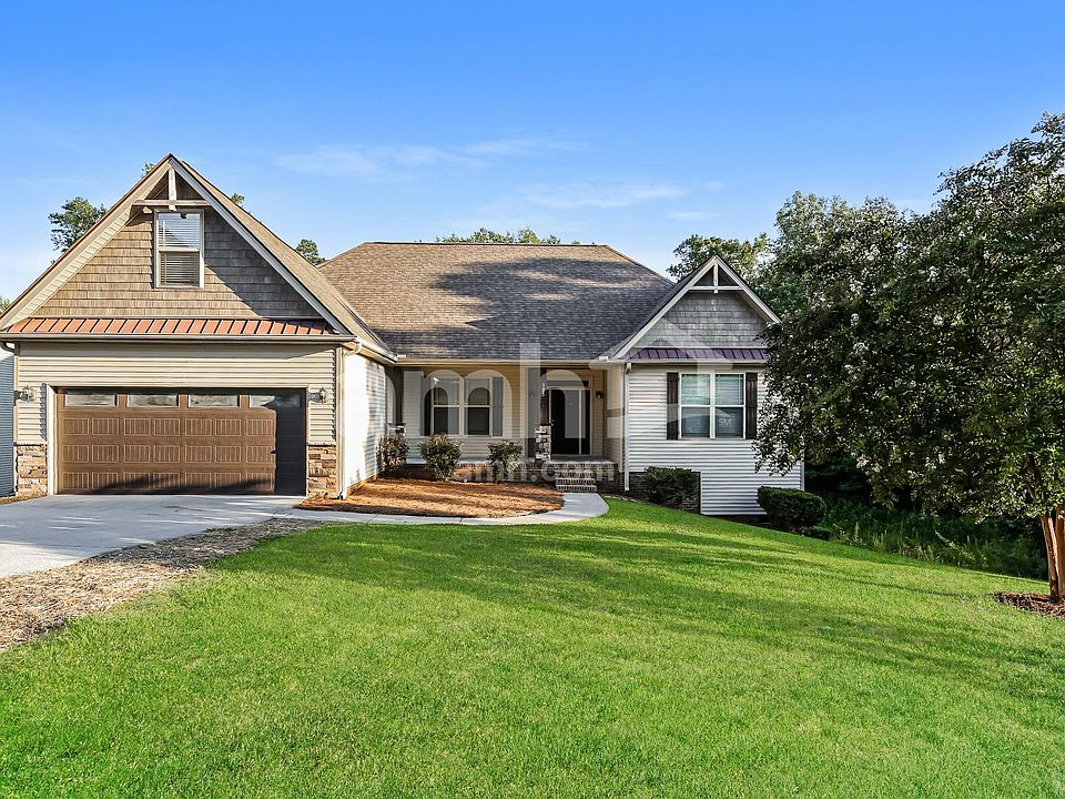 1st image of 105 Amber Oaks Dr
