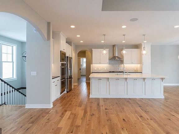 4th image of 23825 Lawtonka Dr