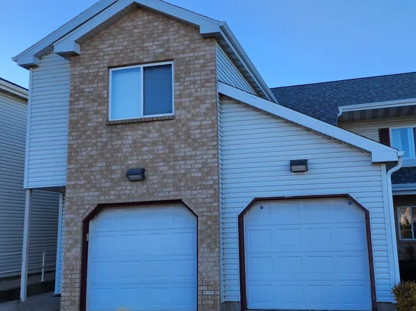 960 Rockefeller Ln, Madison, WI 53704