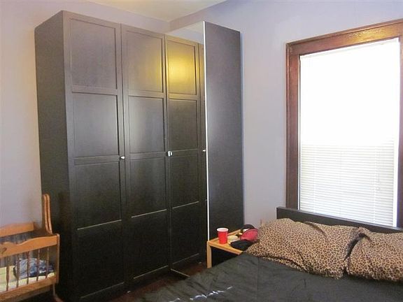 2nd image of 1100 Kahn Ave