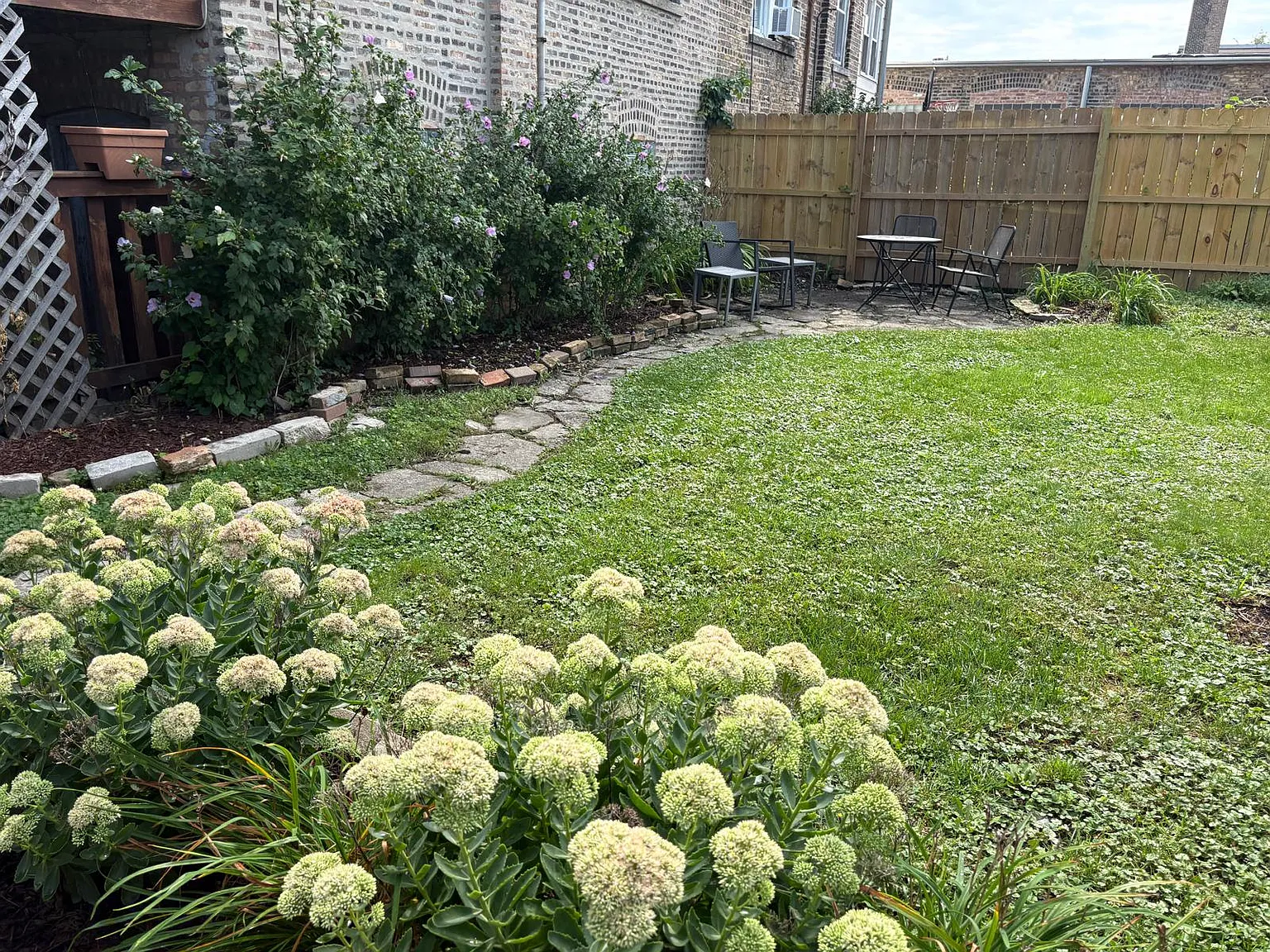 2 bed, 1000 sqft, $1,800 — Photo 4