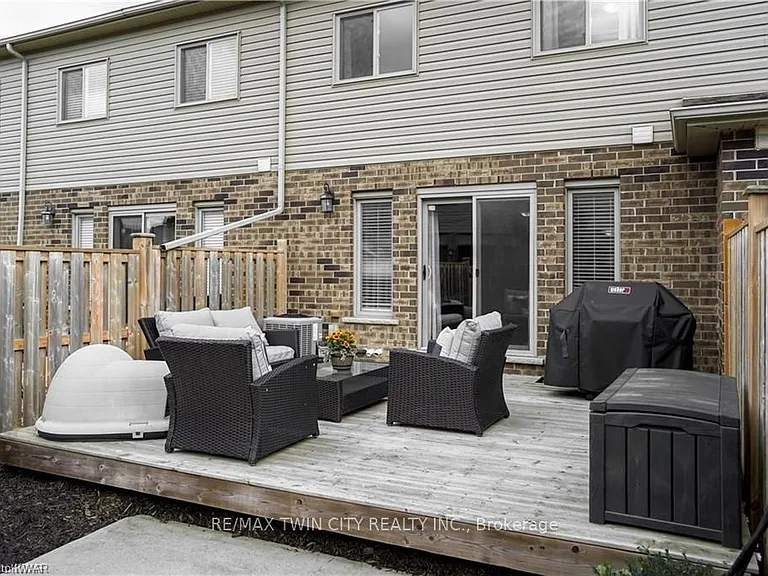 76 Meadowridge St — Photo 30