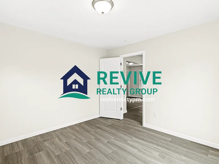 20481 Delaware Ave — Photo 13