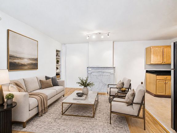 4th image of 558 N 17th St APT 1R