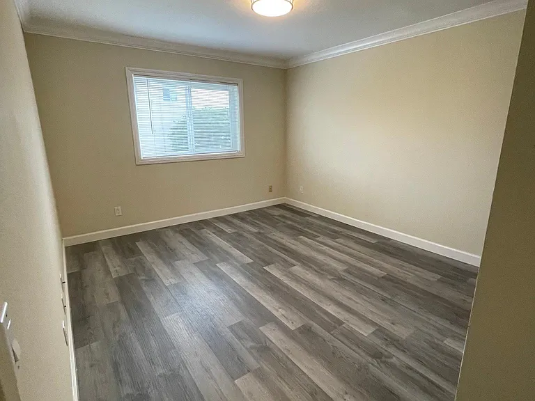 5251 Willowcrest Ave #5 — Photo 15