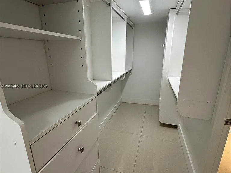 6039 Collins Ave #1221 — Photo 17