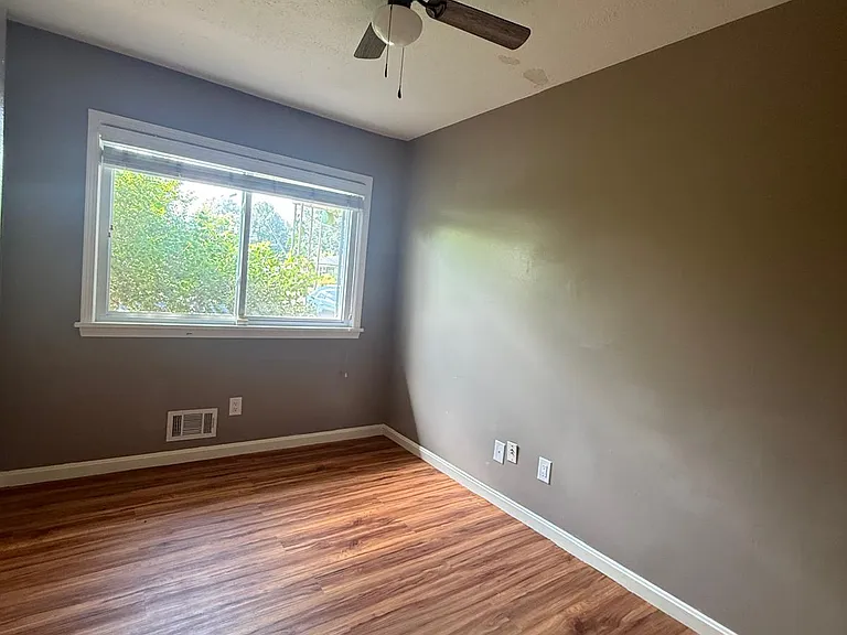 5411 Fennel Ct — Photo 8