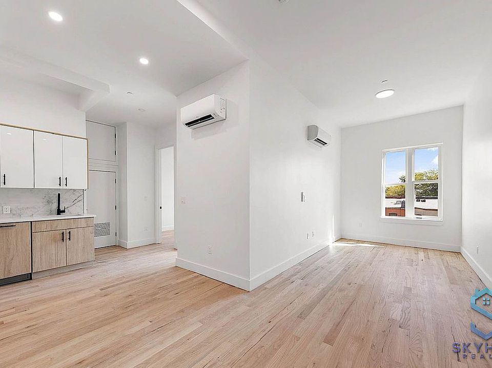 1st image of 897 New York Ave #4E