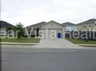 405 Blanco Woods Blvd, Elgin, TX 78621