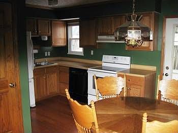 5th image of 354 Eastwood Ave