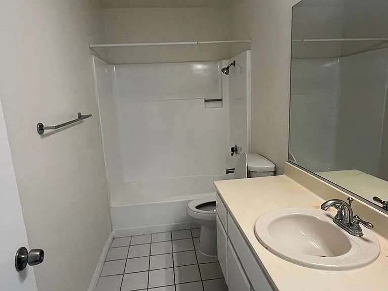 555 Azusa Ave #15 — Photo 12