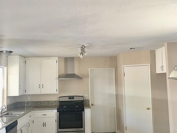 3rd image of 9150 Quincy Ave