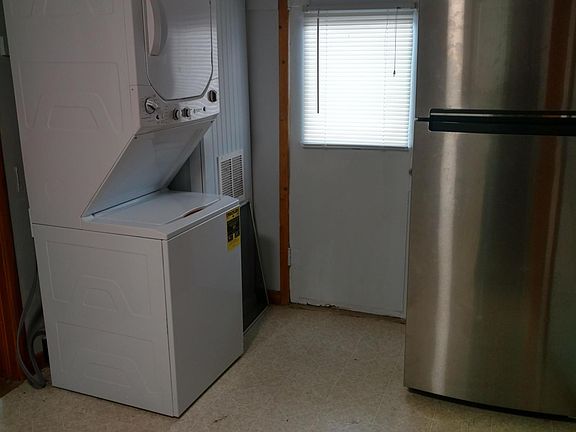 Stackable Washer/Dryer in Unit
