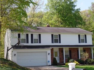 7390 Ledgewood Dr, Willoughby, OH 44094