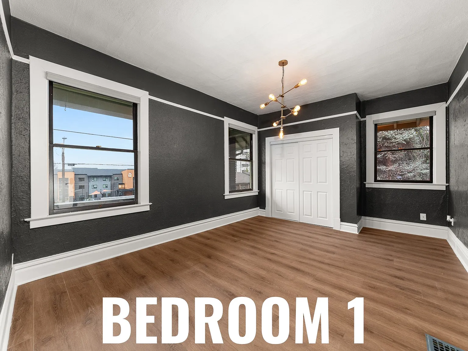 519 S Madison St — Photo 1