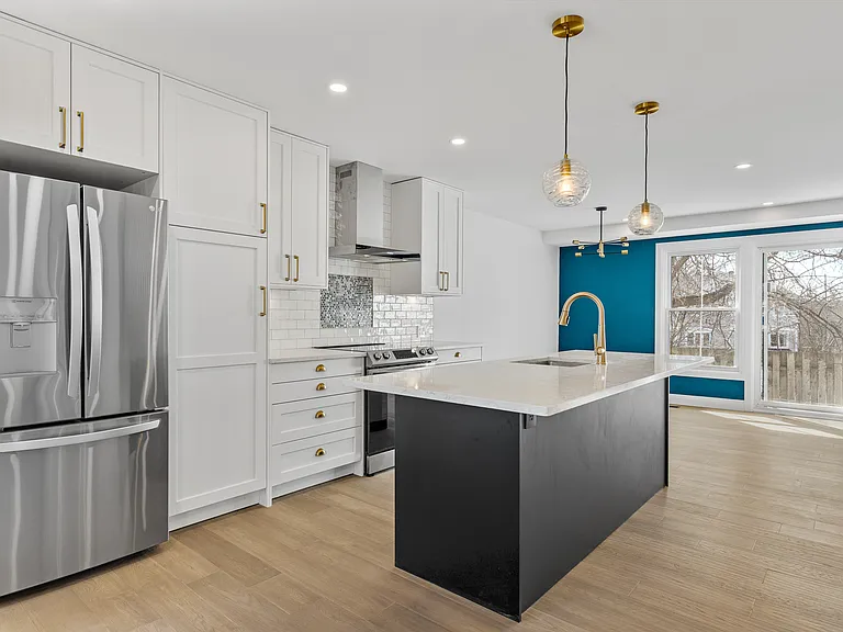 660 Hochelaga St — Photo 3