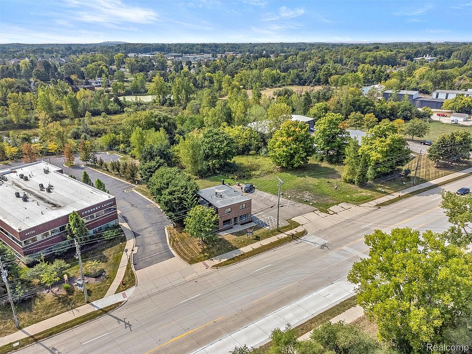 44911 Grand River Ave, photo 5