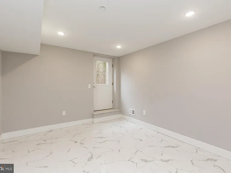 1724 N Marshall St #B — Photo 19