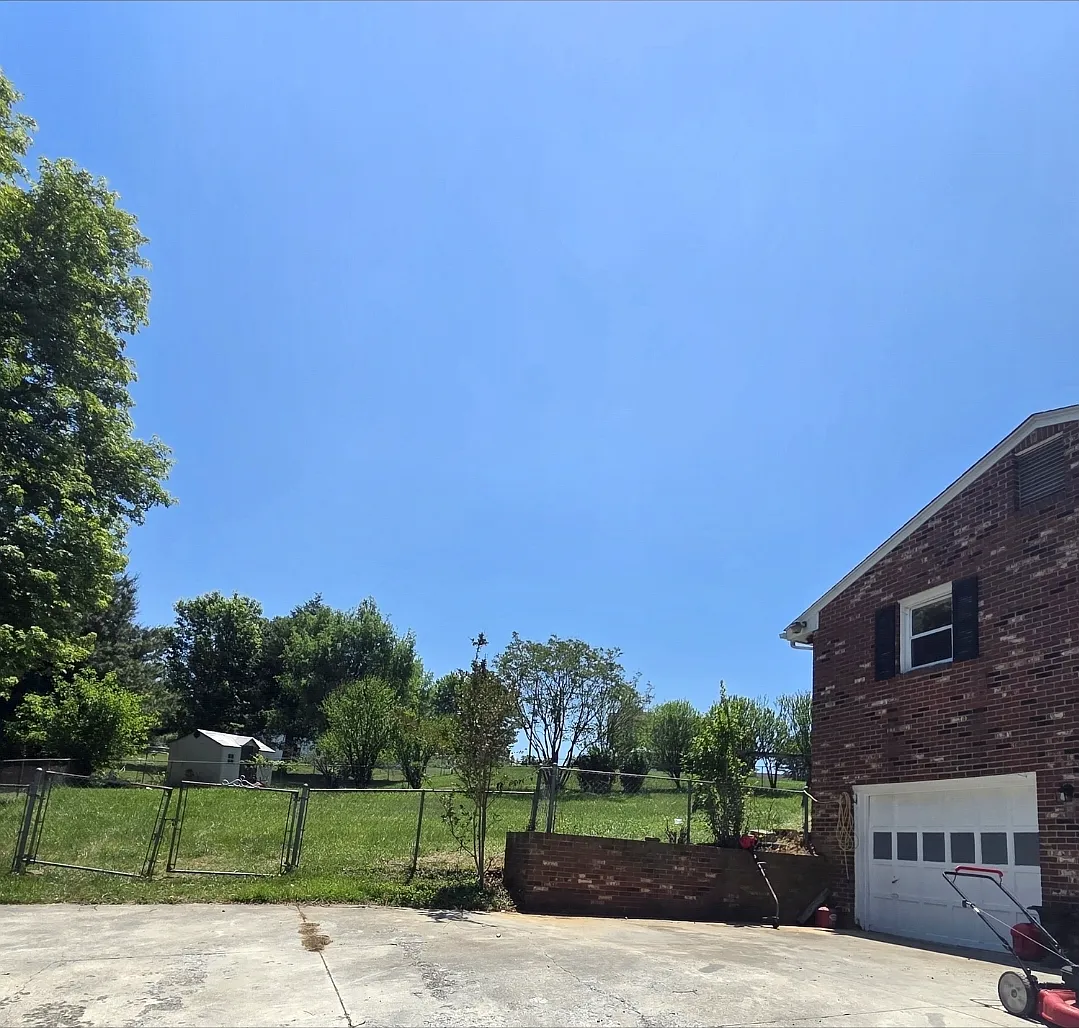 4 bed, 3000 sqft, $2,595 — Photo 3