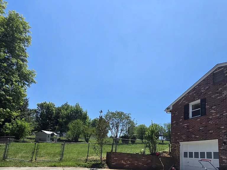 1849 Rainbow Forest Dr — Photo 3