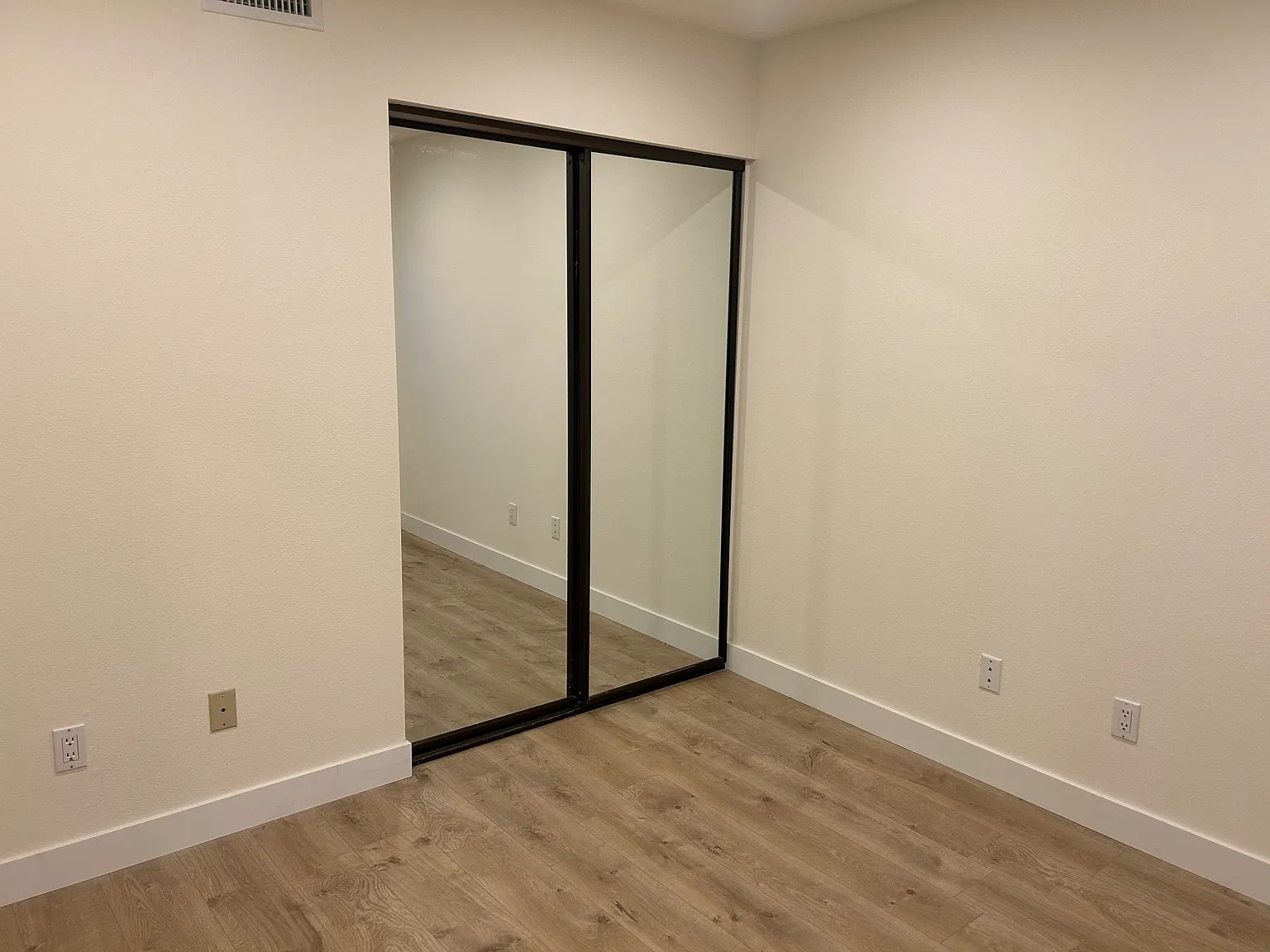 3 bed, 1800 sqft, $4,750 — Photo 3