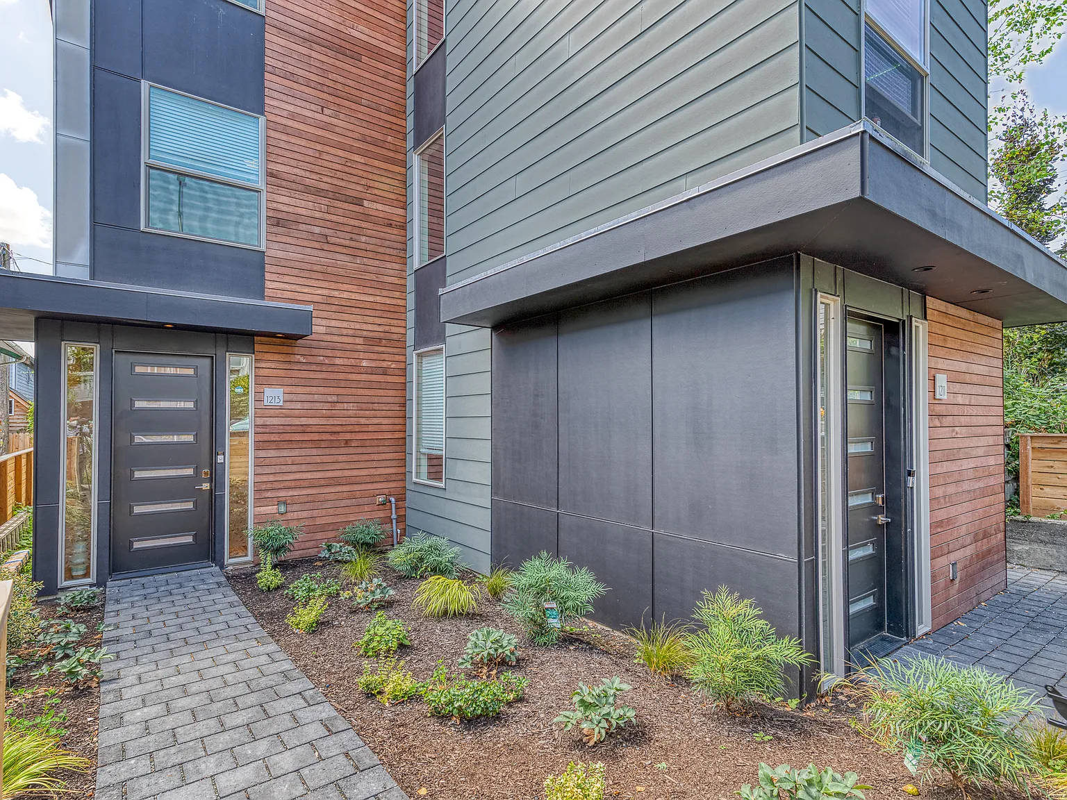 1213 E James Ct — Photo 2