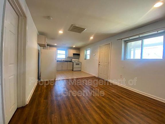 2nd image of 112 Brighton St