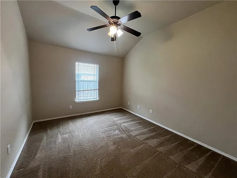 4205 Cambridge Dr #B — Photo 13