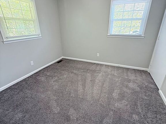 3rd image of 246 Medlock Rd