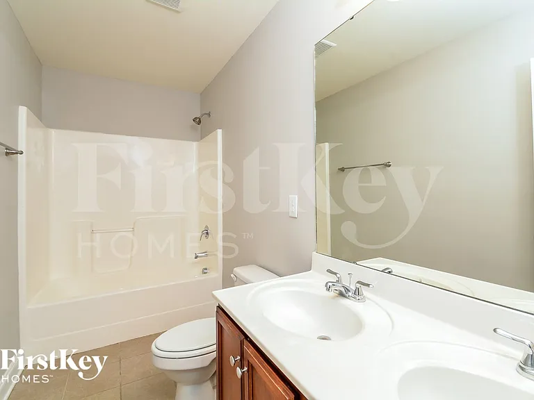 1903 Overshoot Ct — Photo 13