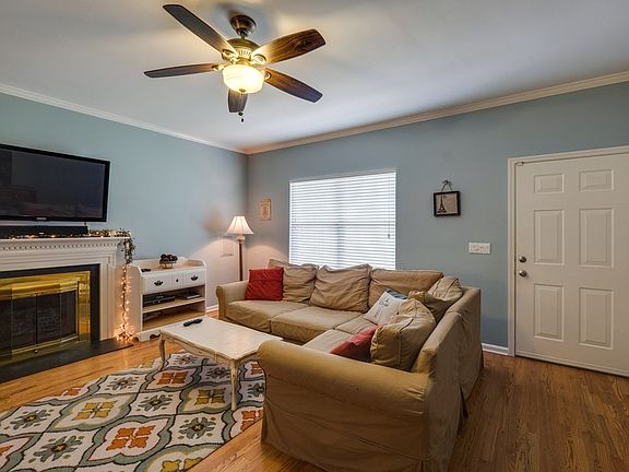 2nd image of 2212 Rolling Hills Dr