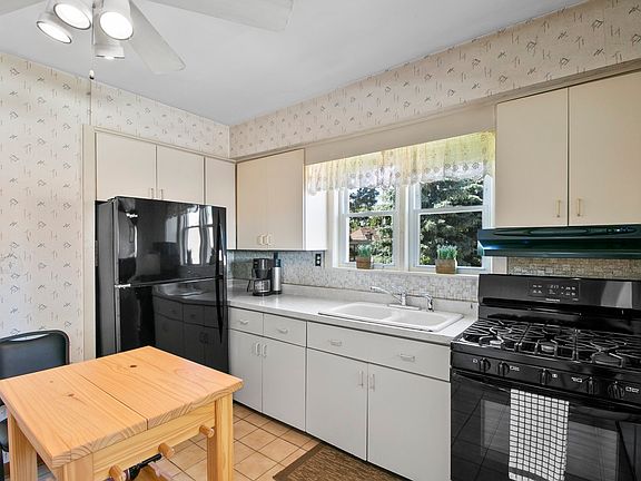 5th image of 9829 S Clifton Park Ave