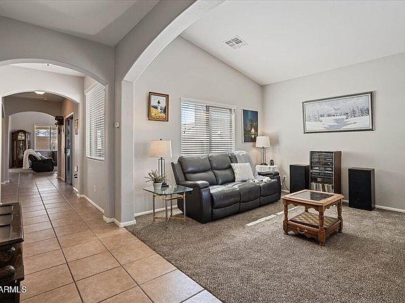3rd image of 10335 W SOUTHGATE Avenue