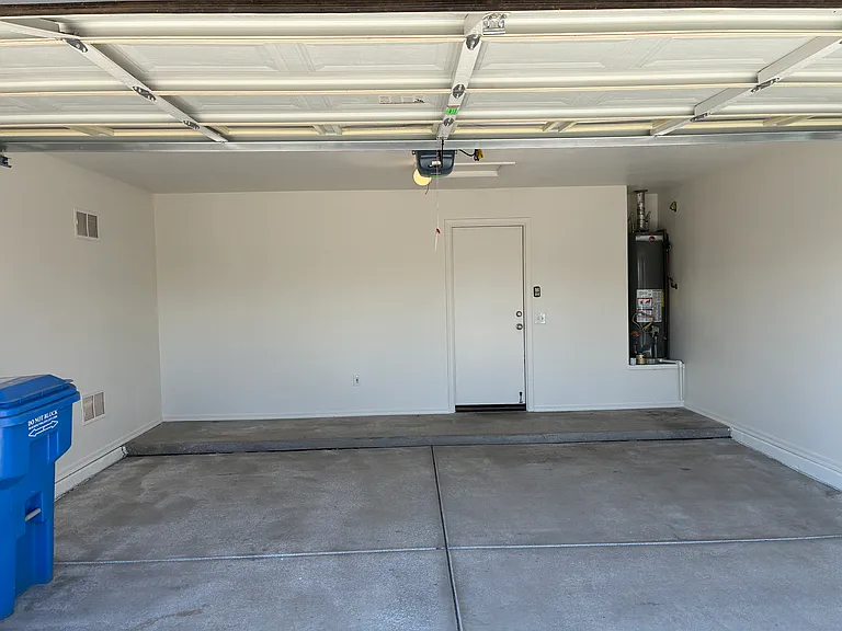 10422 W Windsor Blvd — Photo 40
