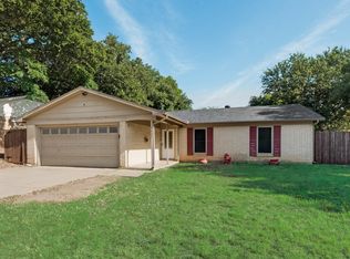 7437 Beaty St, Fort Worth, TX 76112